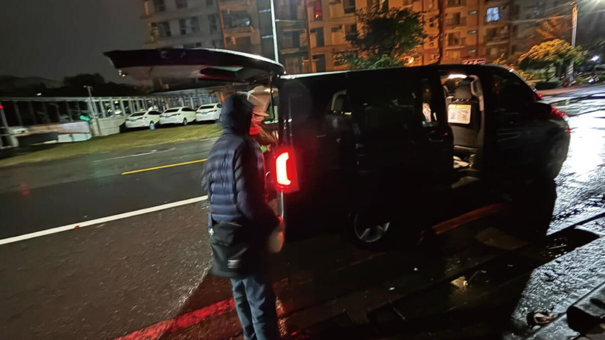Wanmateng Taiwan Car Rental Blog-[Recommended by Xun Dodo] Wan Ma Teng Charter Service | Tainan Charter to Xiaogang Airport, Punctual and Thoughtful Transfers