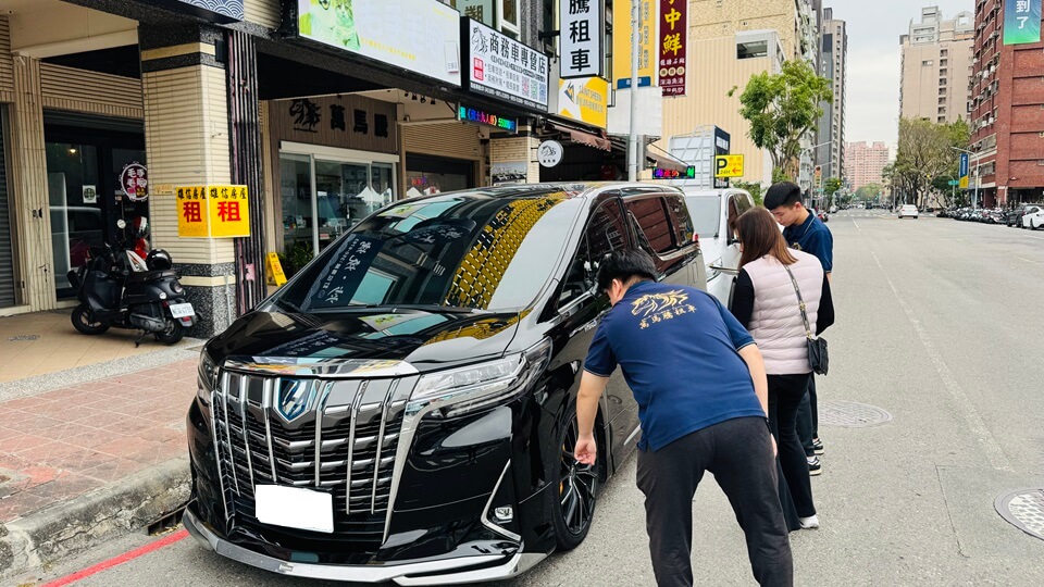 萬馬騰花絮-萬馬騰租車花絮 - 李秘書租用Toyota Alphard高端商務車，完美接送自家公司老闆體驗圖片